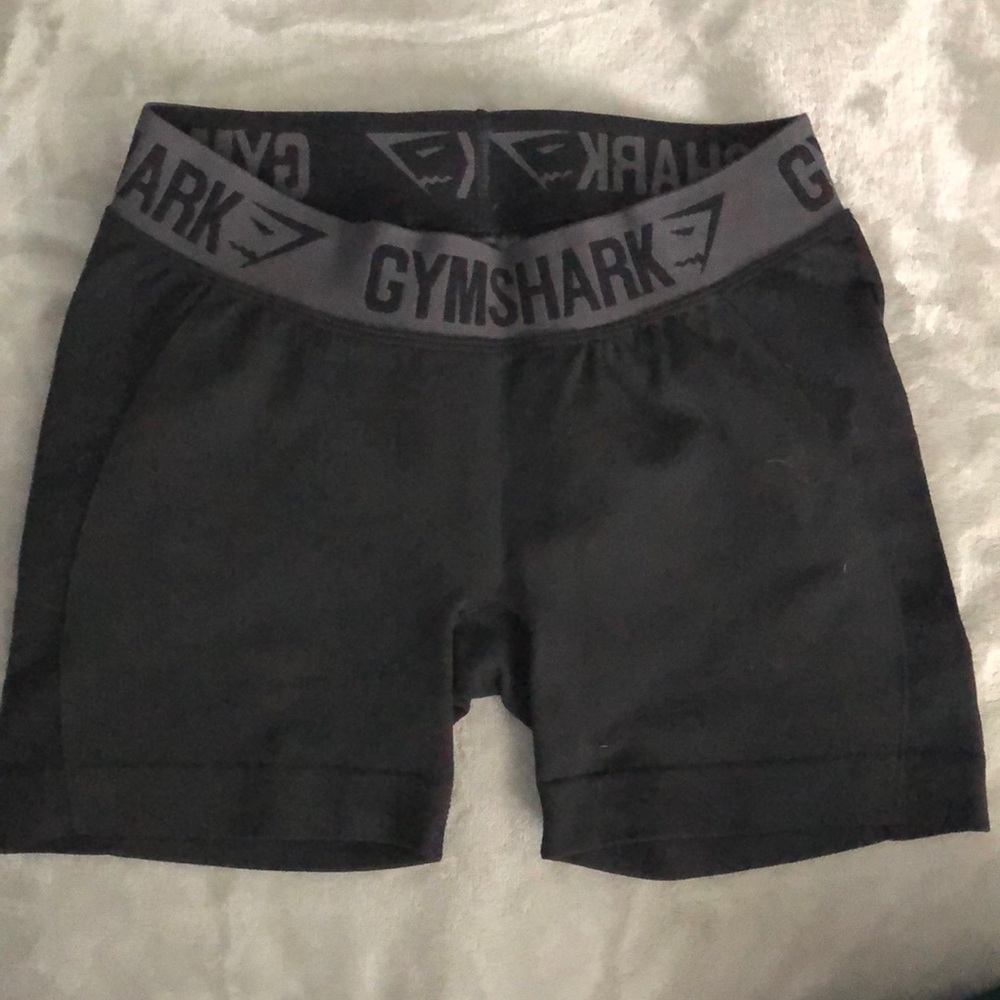 Gymshark fit shorts black